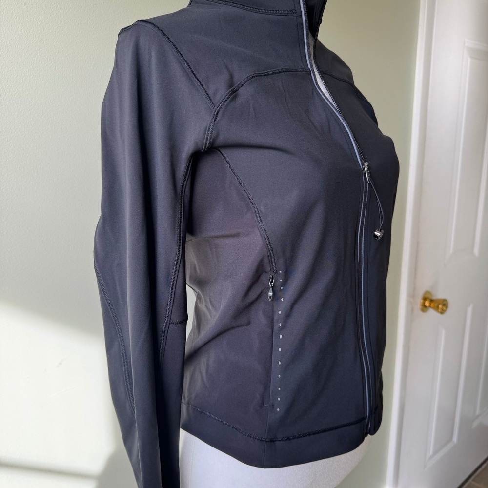 Lululemon Lightweight UVP Run Jacket